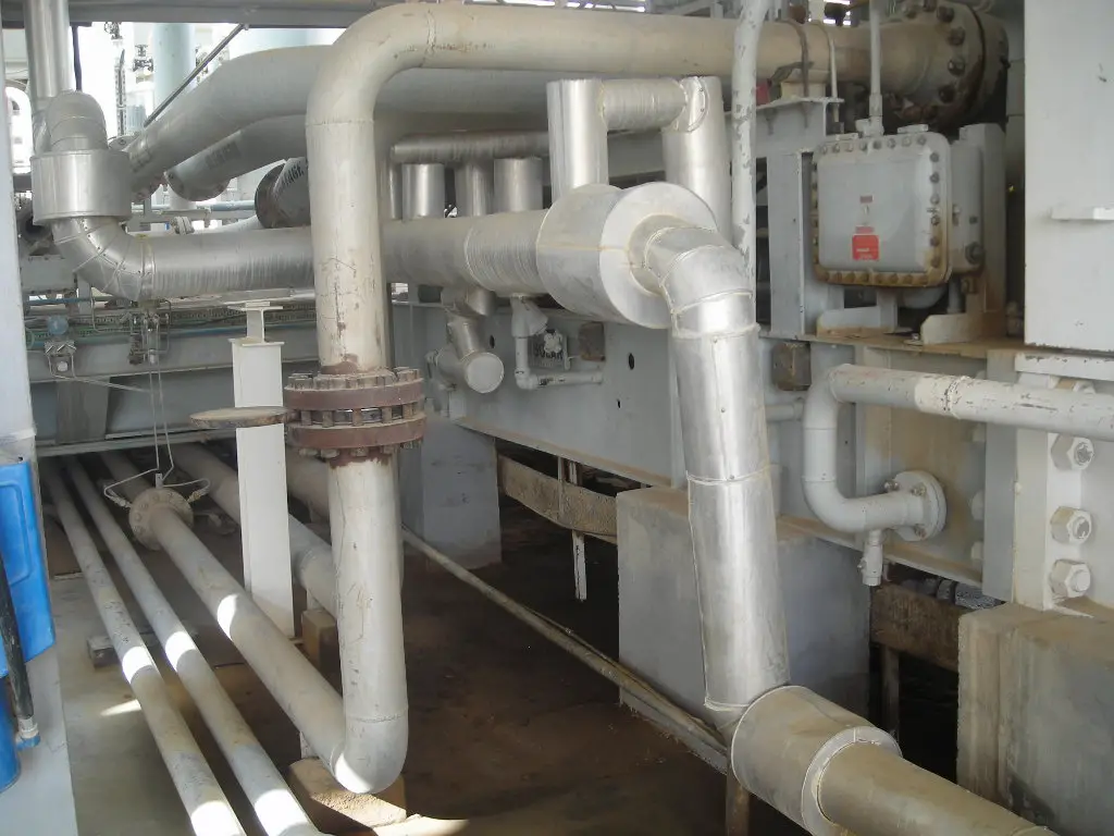 Insulated and Non-insulated piping in Operating plant